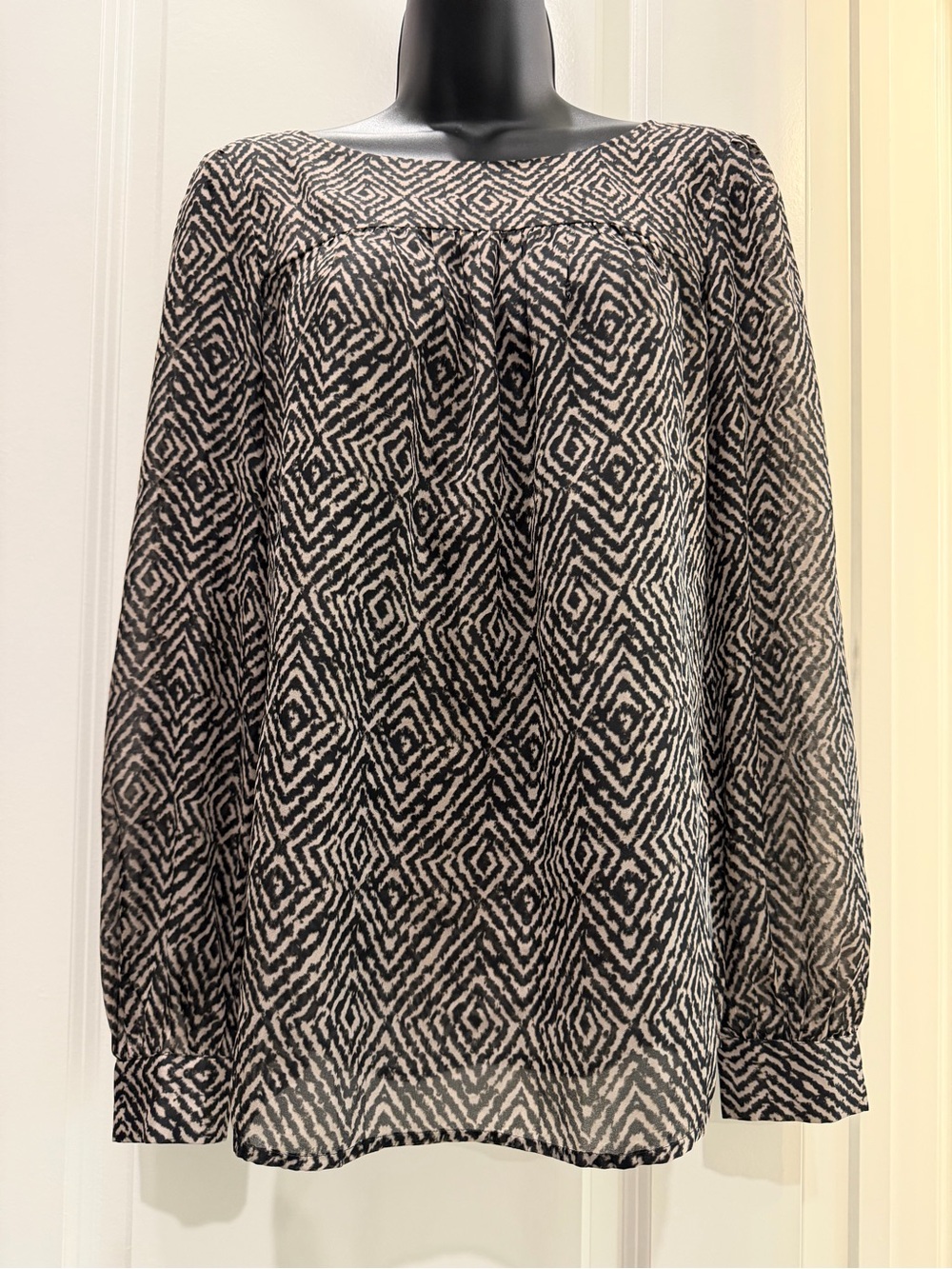 LOFT Black Taupe Geometric Diamond Print Long Sleeve Blouse Small